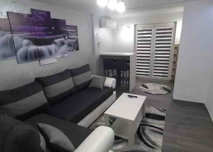 Apartament Adrijana 1 *